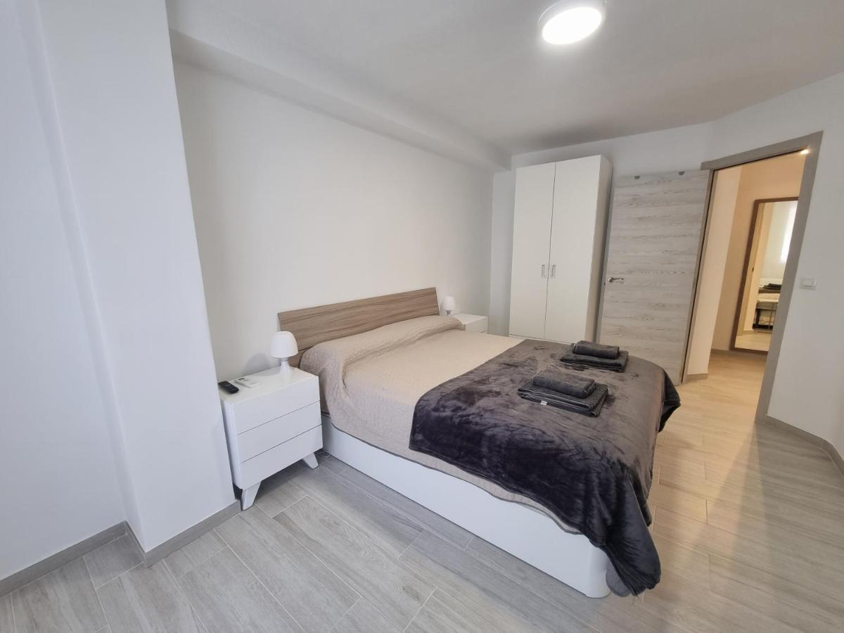 Apartamentos En Denia Frente Al Puerto! מראה חיצוני תמונה